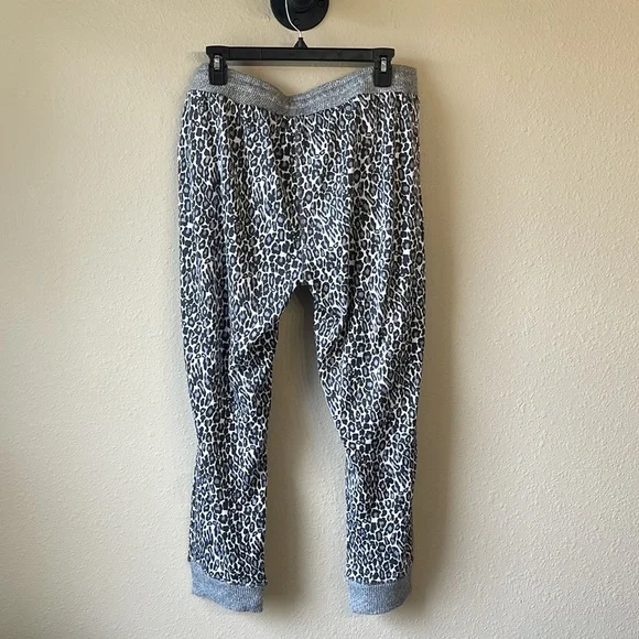 NWT Splendid Gray Leopard Hacci Pullover Jogger Pajama Set Size X-Large - Picture 13 of 14